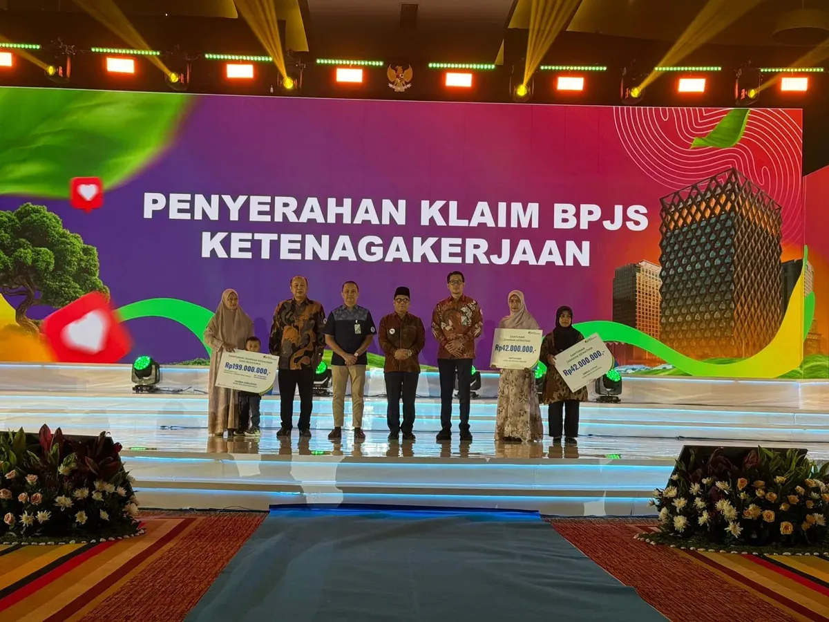 Ahli Waris Guru Madrasah Terima Santunan Rp283 Juta dari BPJS Ahli Waris Guru Madrasah Terima Santunan Rp283 Juta dari BPJS